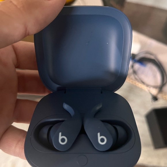 Beats fit pro Bluetooth , wireless headphones - Picture 3 of 3